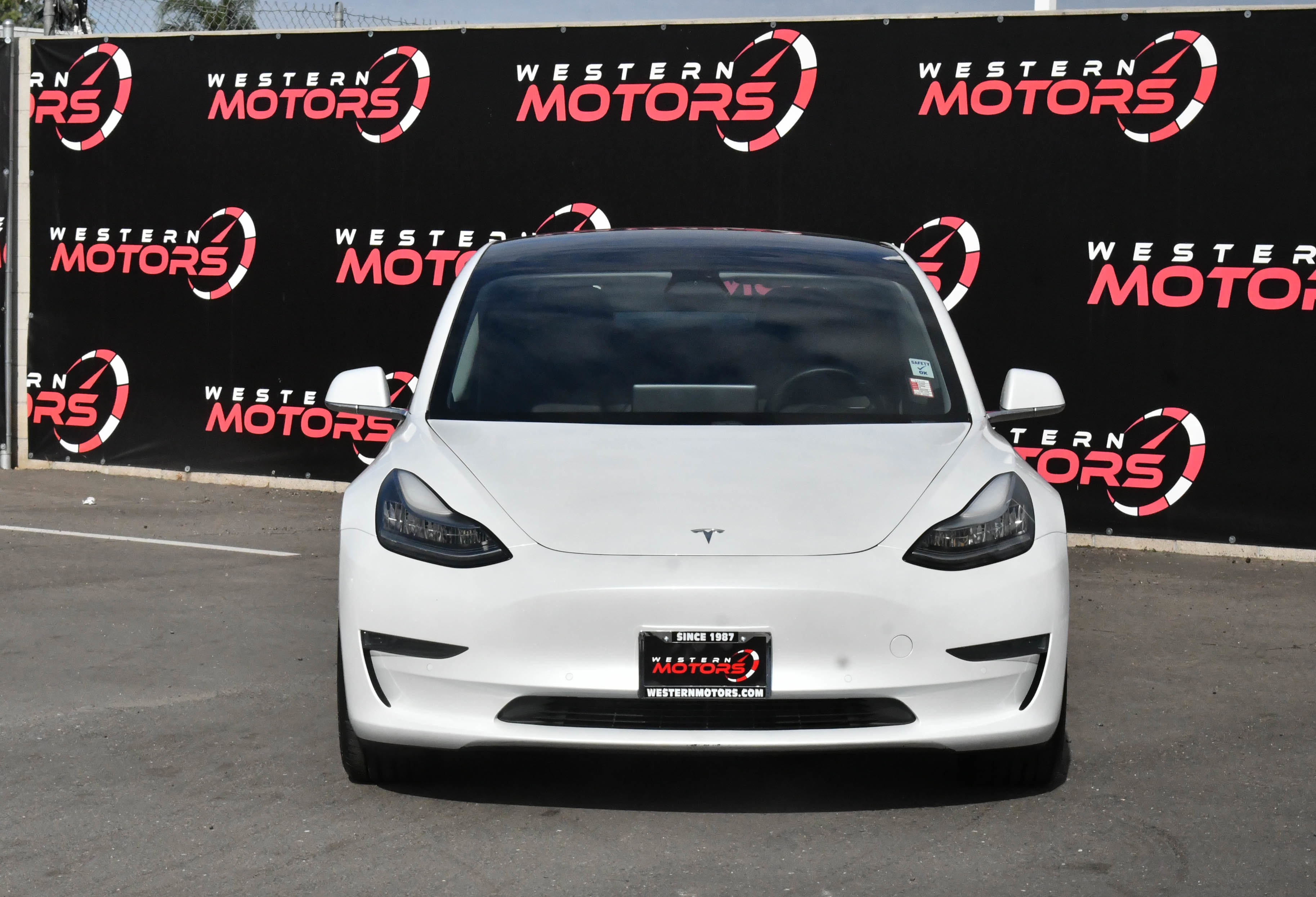 Used 2020 Tesla Model 3 Standard Range RWD image 2