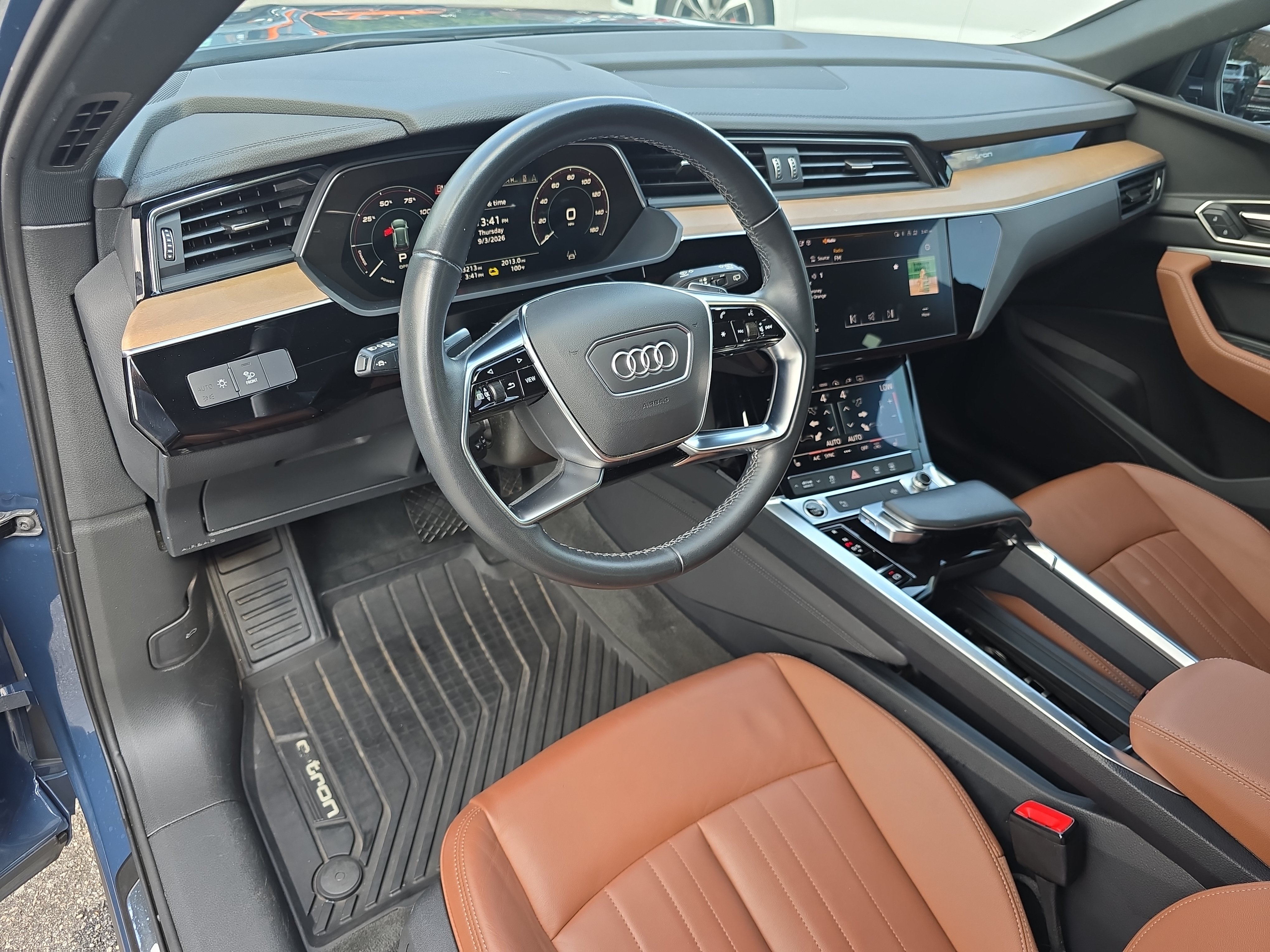 Used 2024 Audi Q8 e-tron Premium AWD/4WD image 16