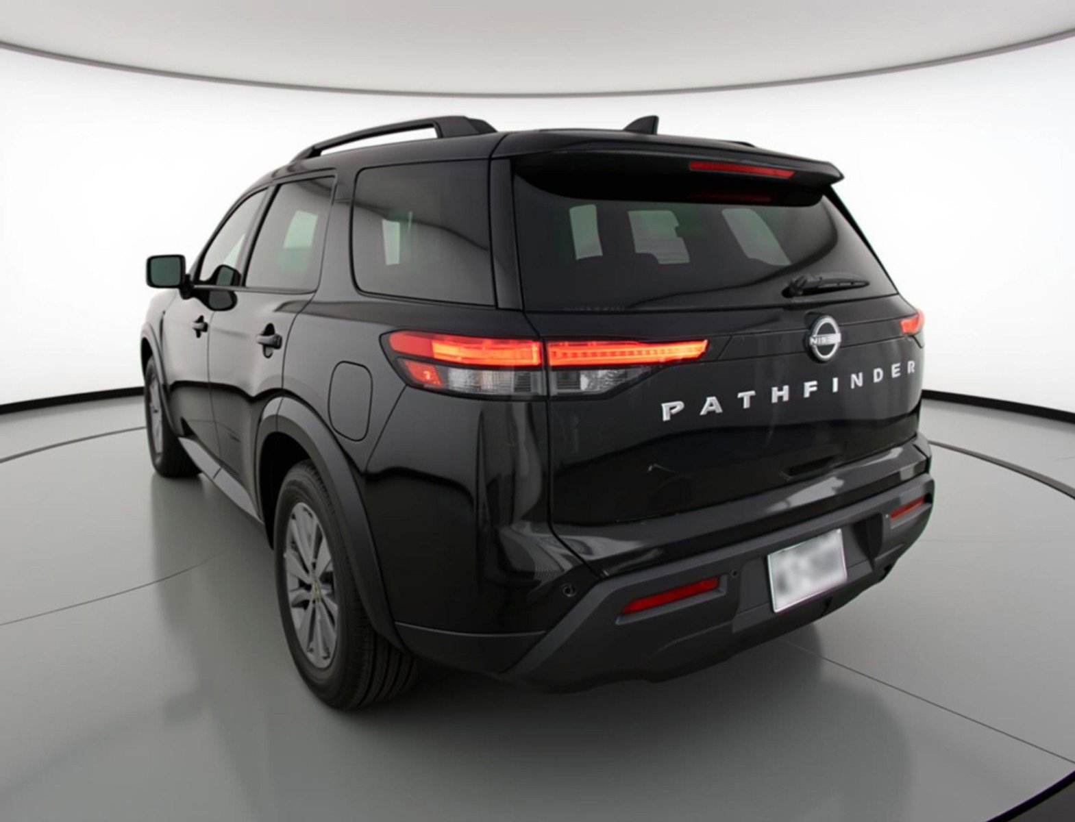 Used 2025 Nissan Pathfinder SV image 6