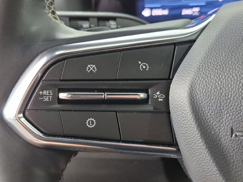 Certified 2025 Chevrolet Traverse LT AWD/4WD image 19
