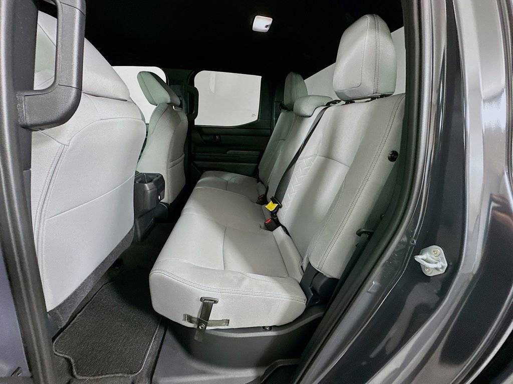 Certified 2025 Toyota Tacoma SR5 AWD/4WD image 24