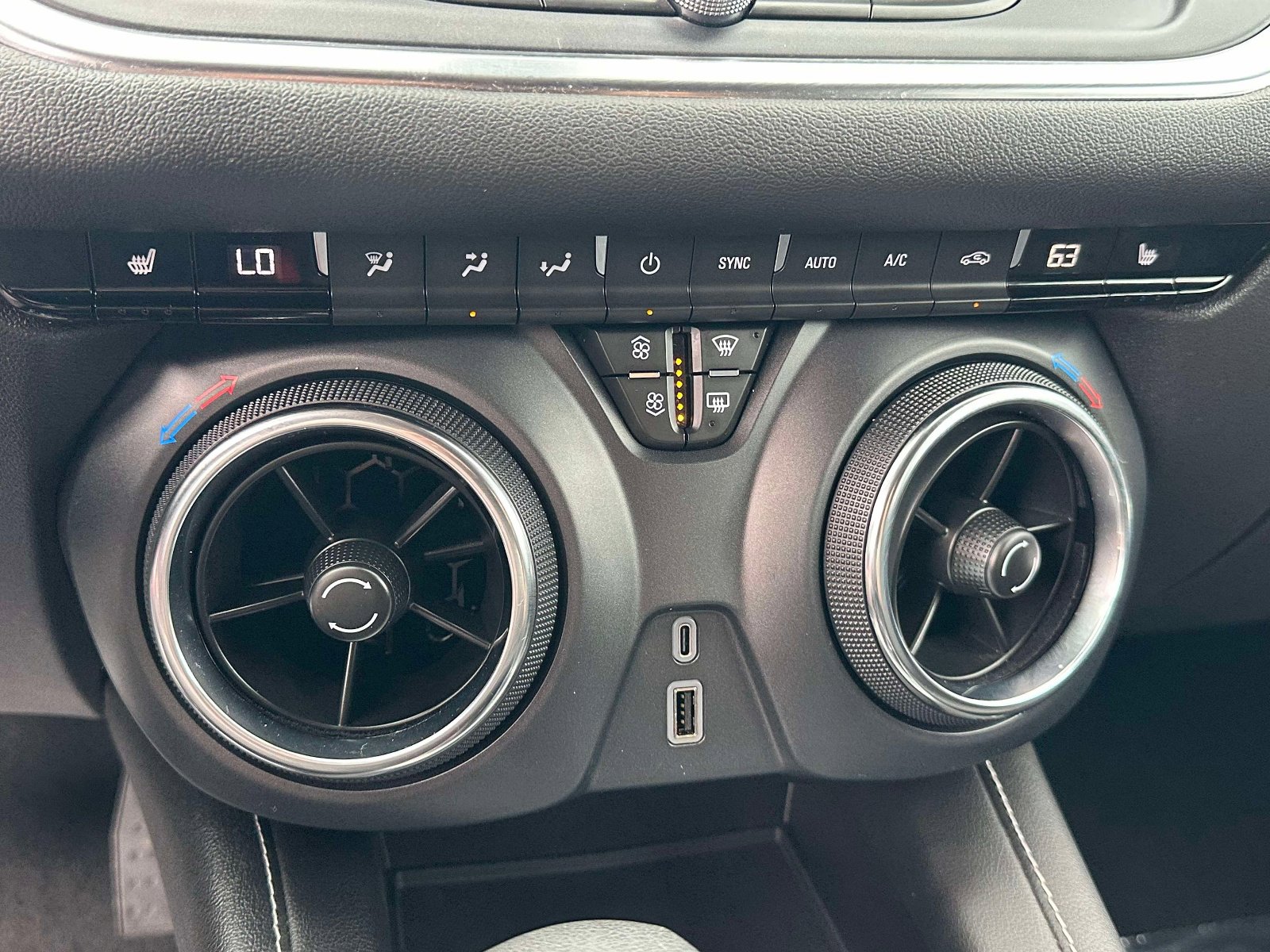 Used 2025 Chevrolet Blazer LT image 13