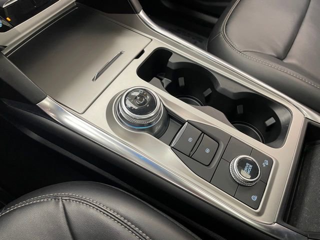 Used 2022 Ford Explorer XLT w/ Equipment Group 202A image 7