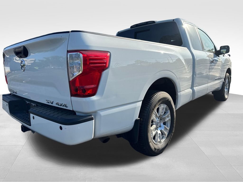Used 2018 Nissan Titan SV w/ SV Convenience Package AWD/4WD image 5