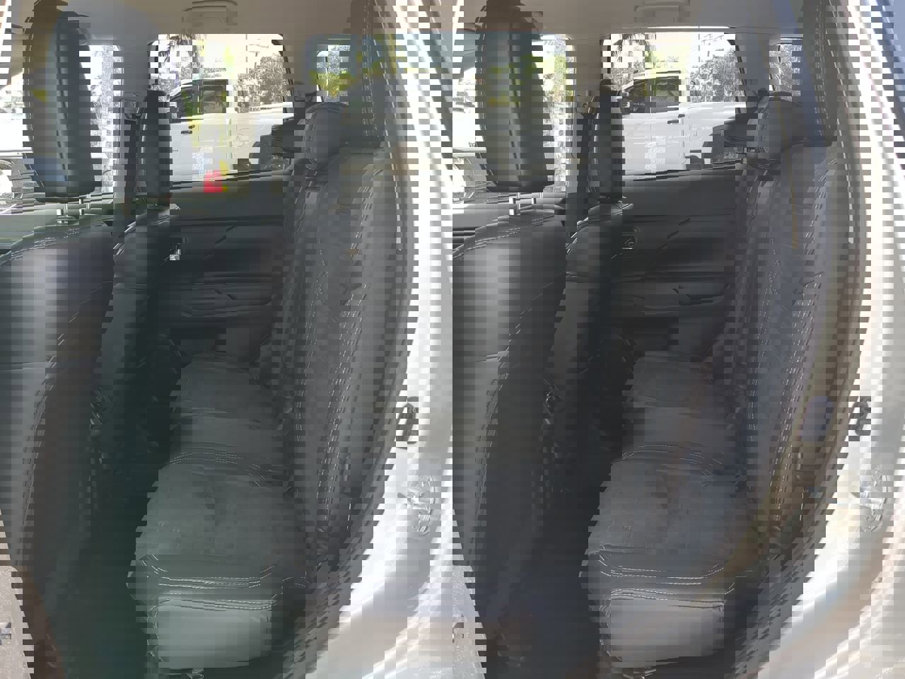 Used 2020 Mitsubishi Outlander ES image 14