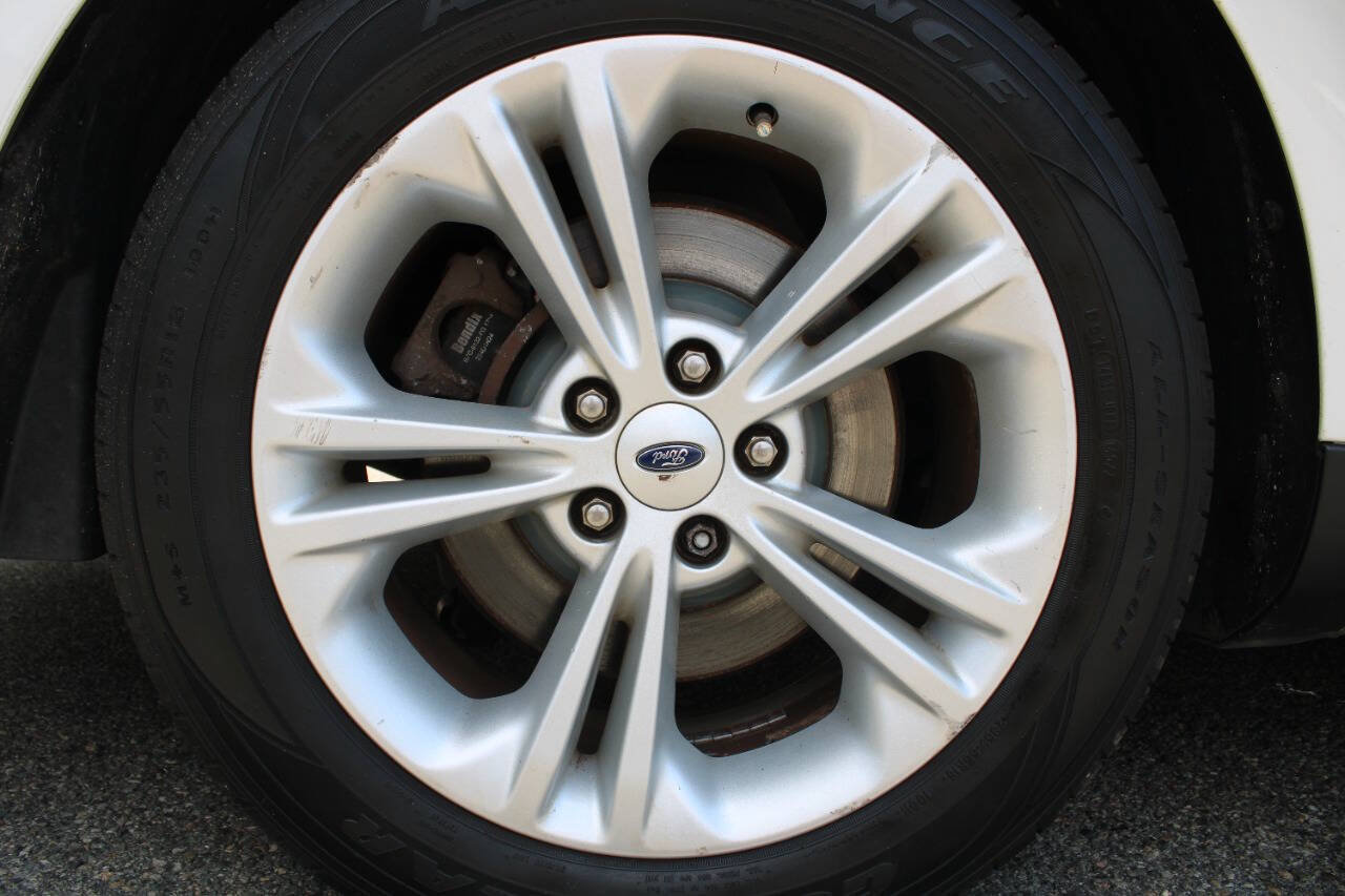 Used 2018 Ford Taurus SE FWD image 20