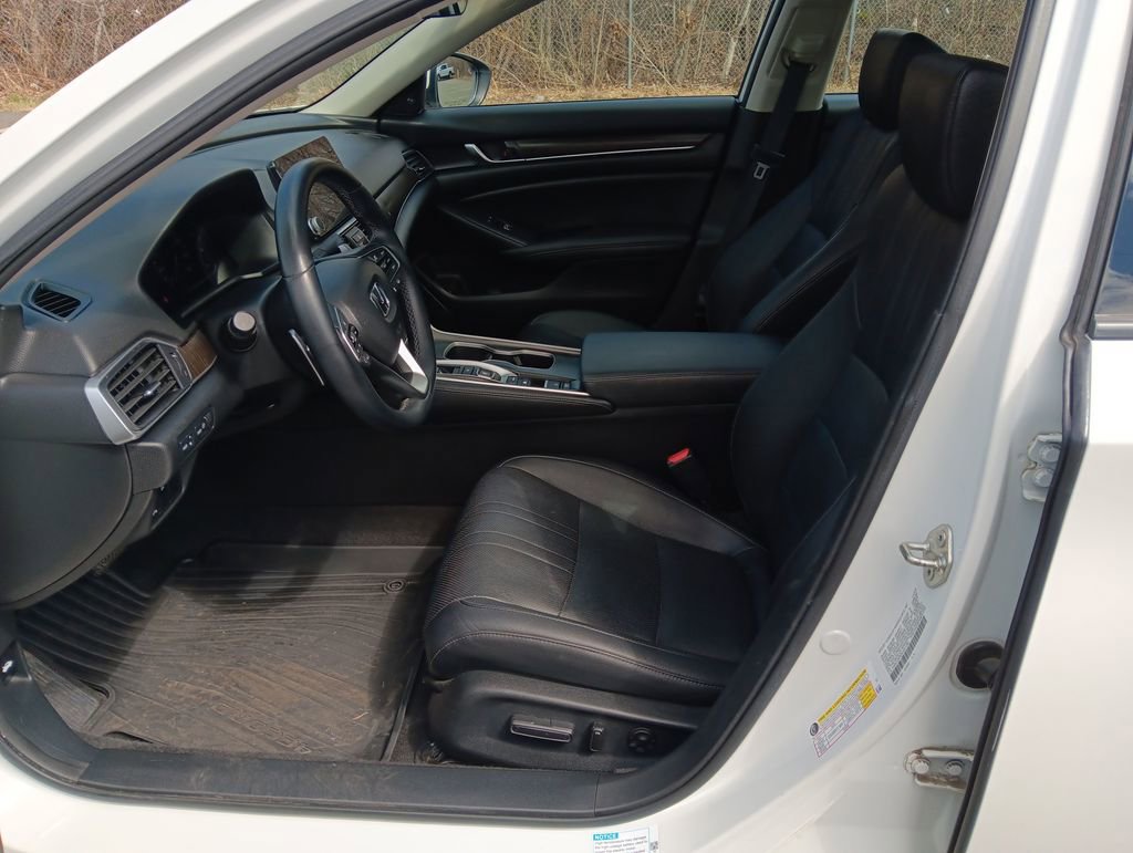 Used 2019 Honda Accord Touring image 9