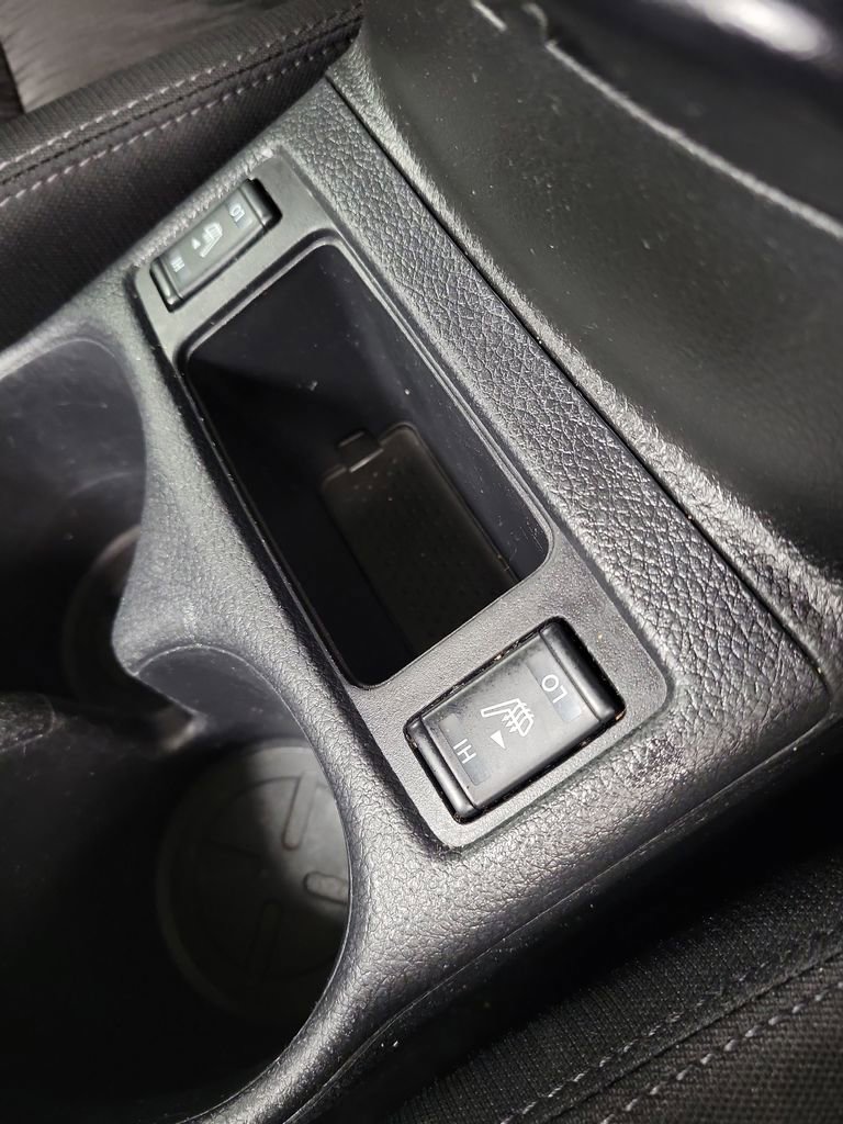 Used 2018 Nissan Rogue SV w/ Premium Package image 17