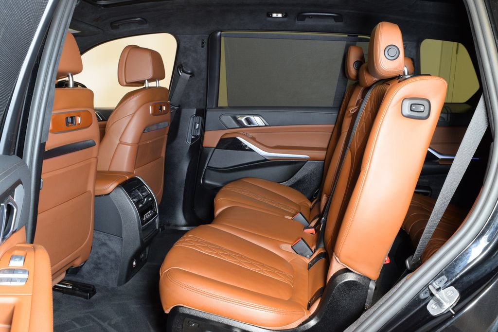 Used 2024 BMW X7 xDrive40i w/ M Sport Package AWD/4WD image 28