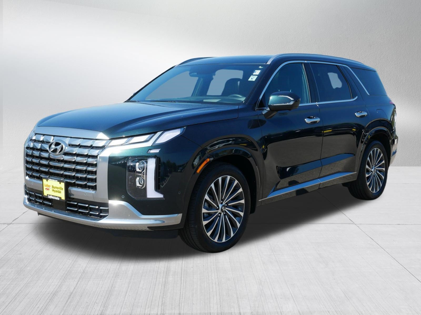 Certified 2025 Hyundai Palisade Calligraphy AWD/4WD image 3