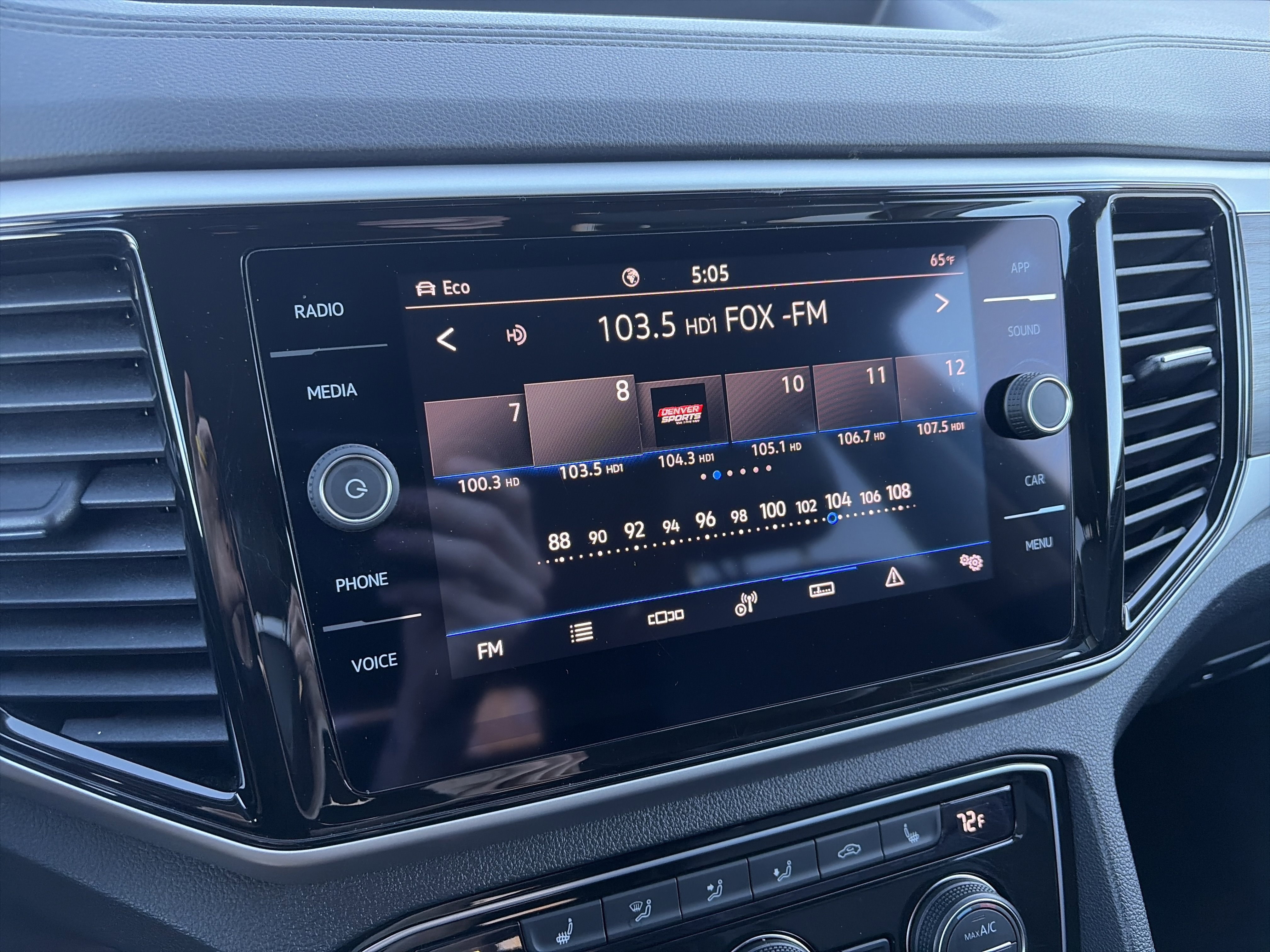 Used 2023 Volkswagen Atlas SE w/ Panoramic Sunroof Package image 18