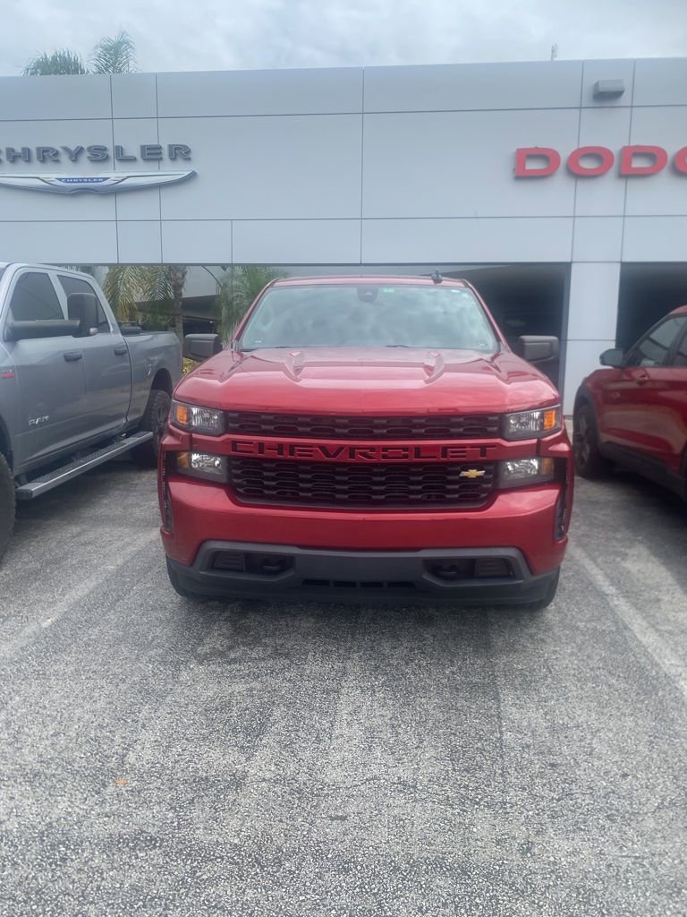 Used 2021 Chevrolet Silverado 1500 Custom w/ Safety Confidence Package RWD image 2