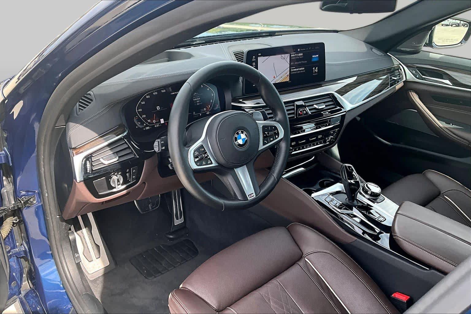 Used 2021 BMW M550i xDrive w/ Executive Package AWD/4WD image 16