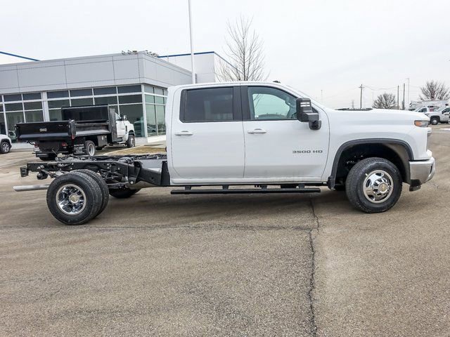 New 2026 Chevrolet Silverado 3500 LT w/ Convenience Package AWD/4WD video 2