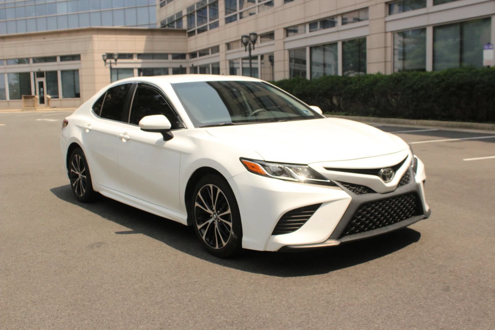 Used 2019 Toyota Camry SE