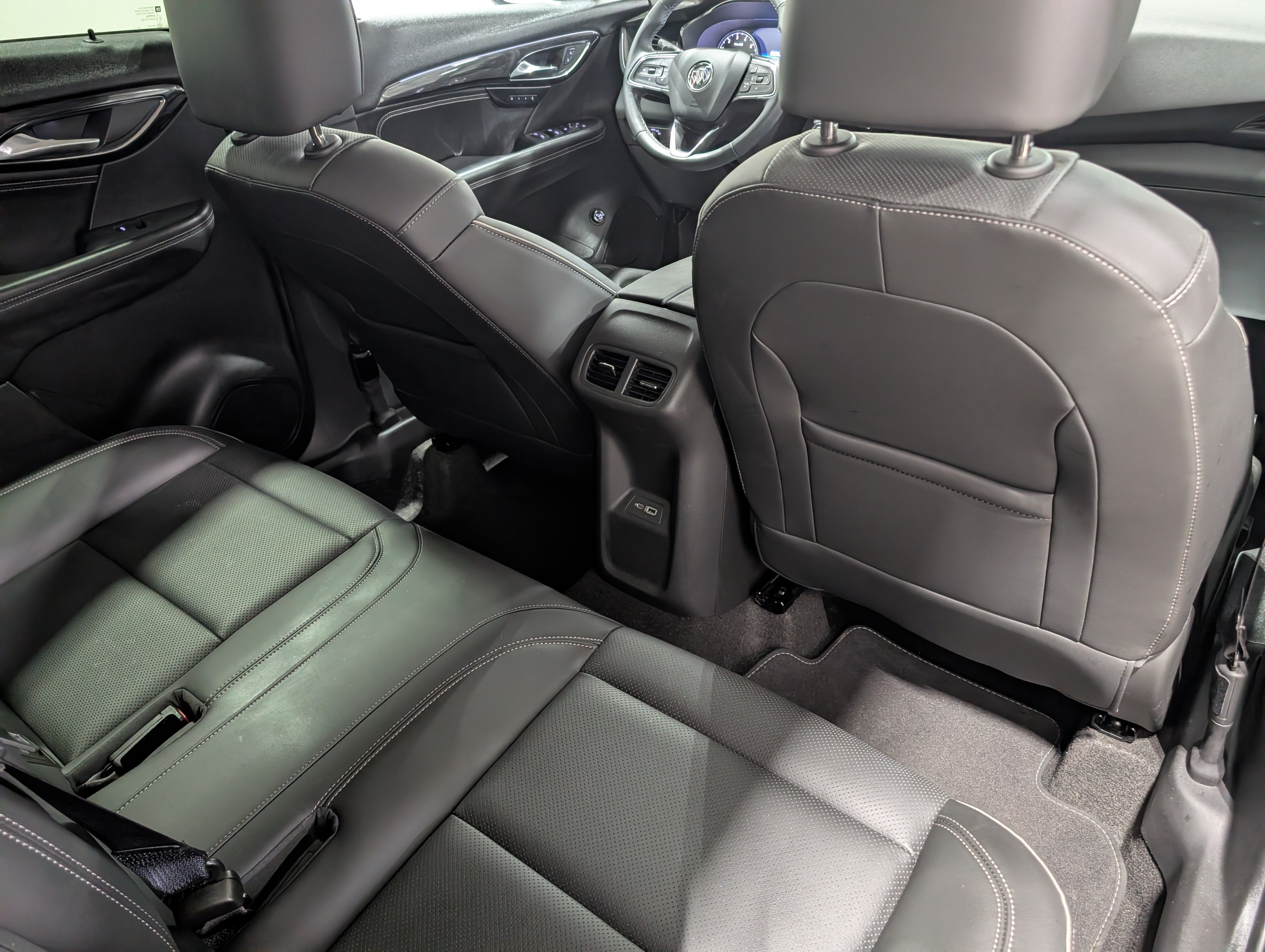 Used 2023 Buick Envision Essence AWD/4WD image 15