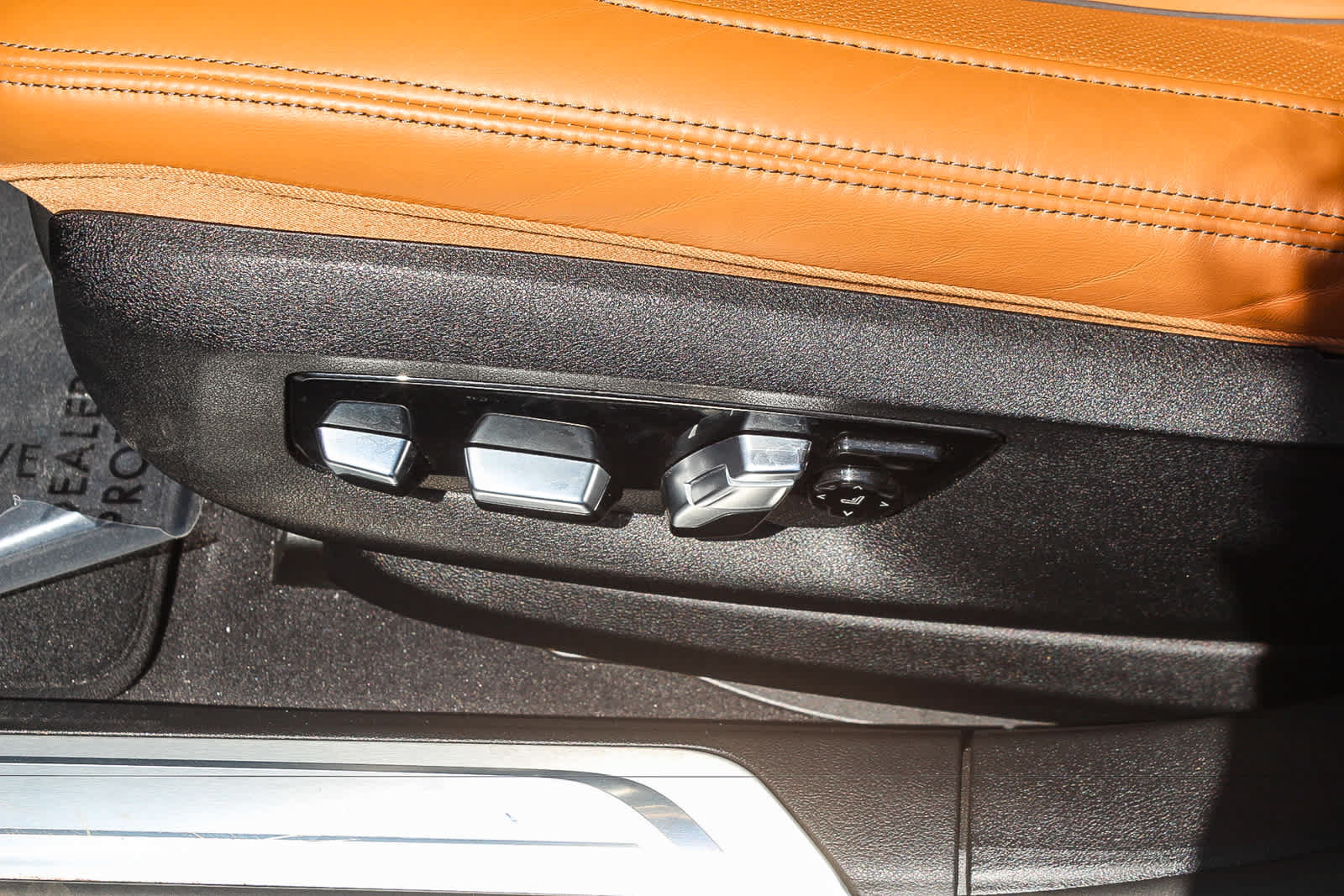 Used 2022 BMW M760i xDrive AWD/4WD image 18