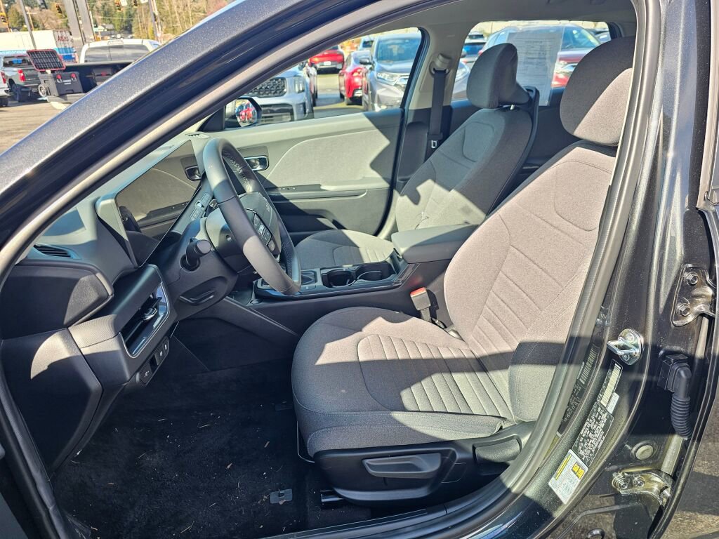 Certified 2025 Kia K4 EX image 19