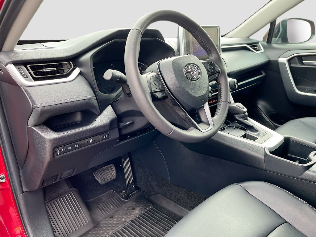 Used 2025 Toyota RAV4 XLE Premium w/ Weather Package AWD/4WD image 9