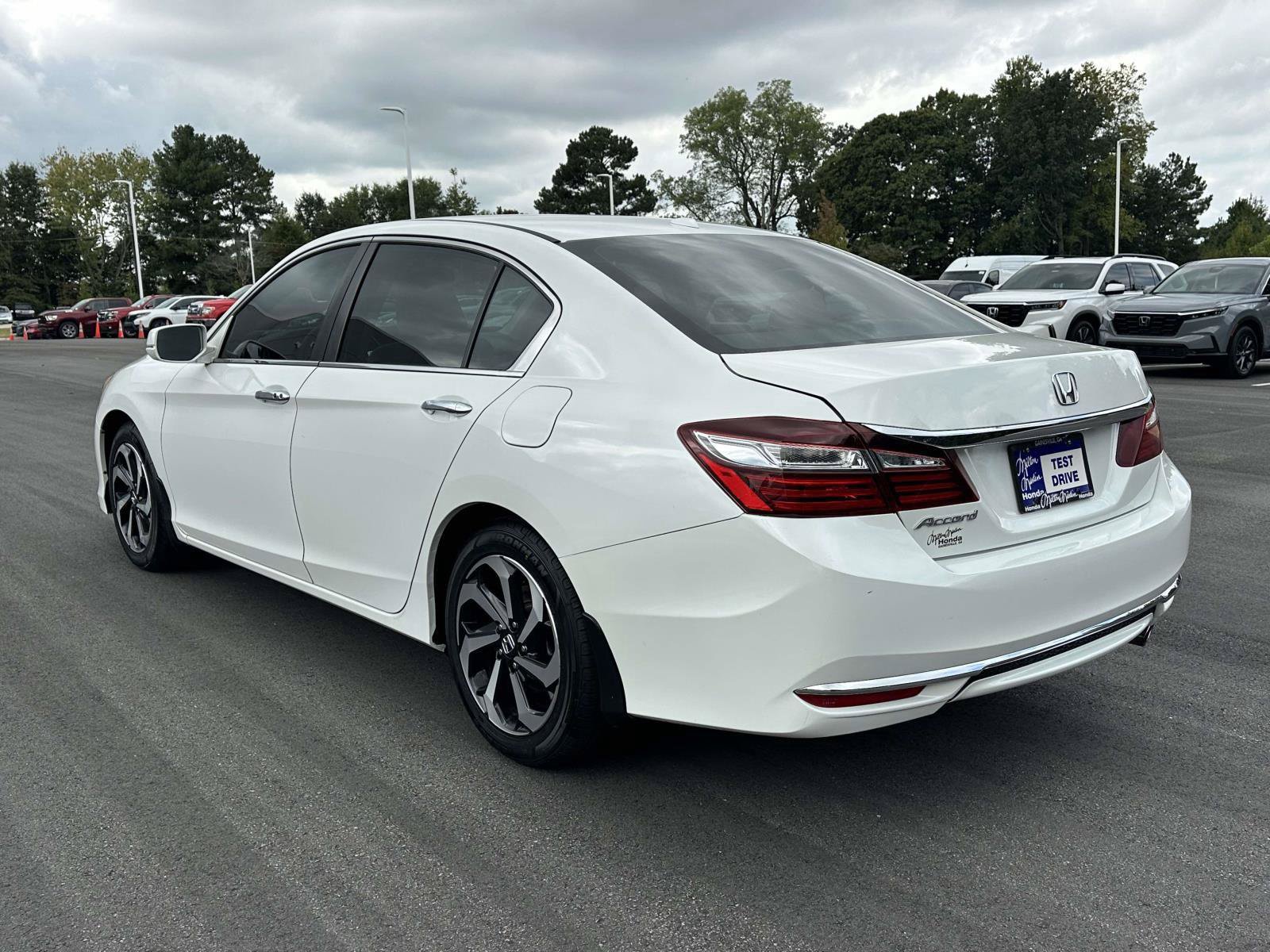 Used 2017 Honda Accord EX image 24