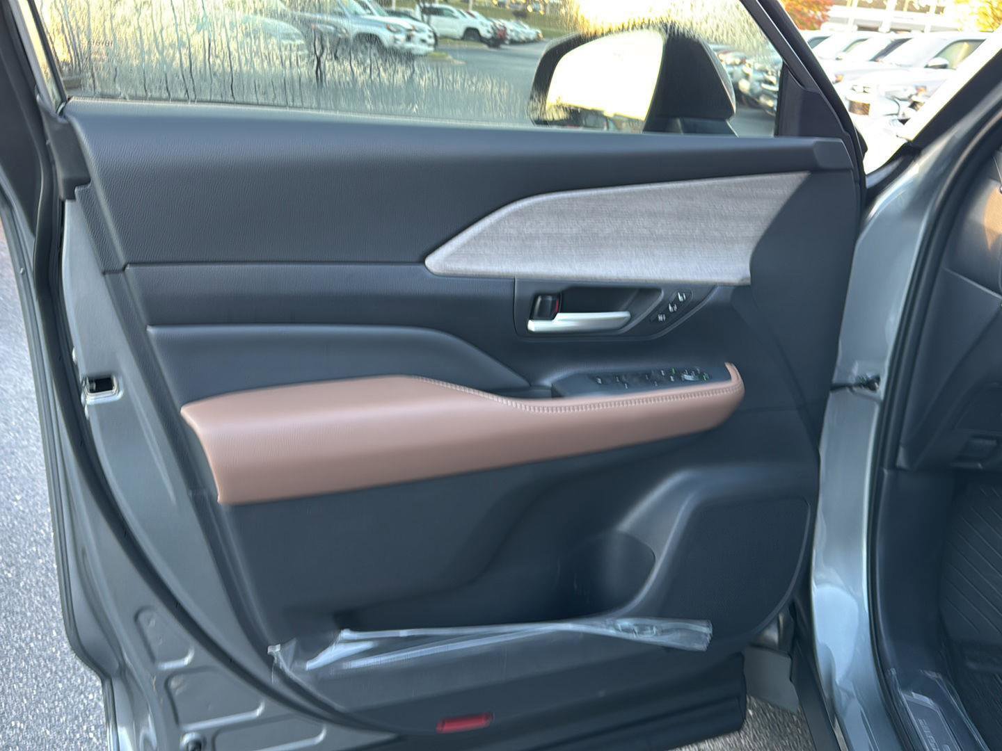 New 2026 Toyota Grand Highlander Platinum image 14