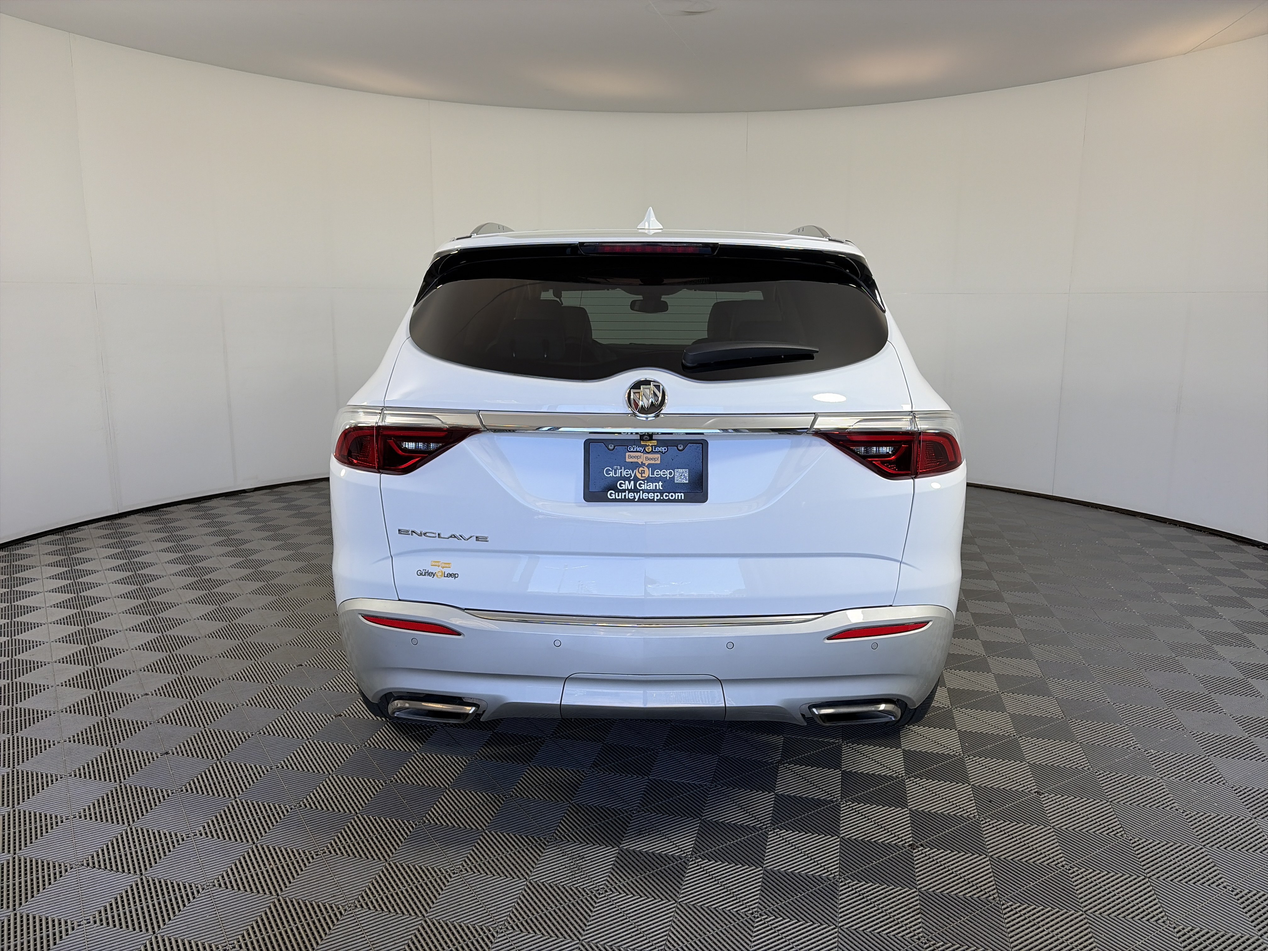 Used 2024 Buick Enclave Essence FWD image 5