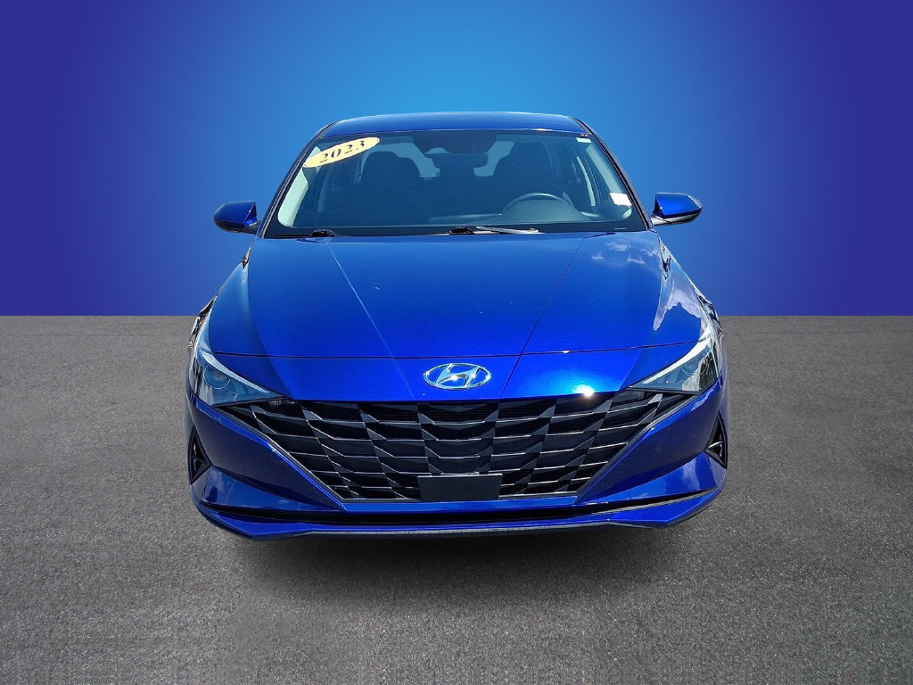 Used 2023 Hyundai Elantra SEL w/ Convenience Package FWD image 2