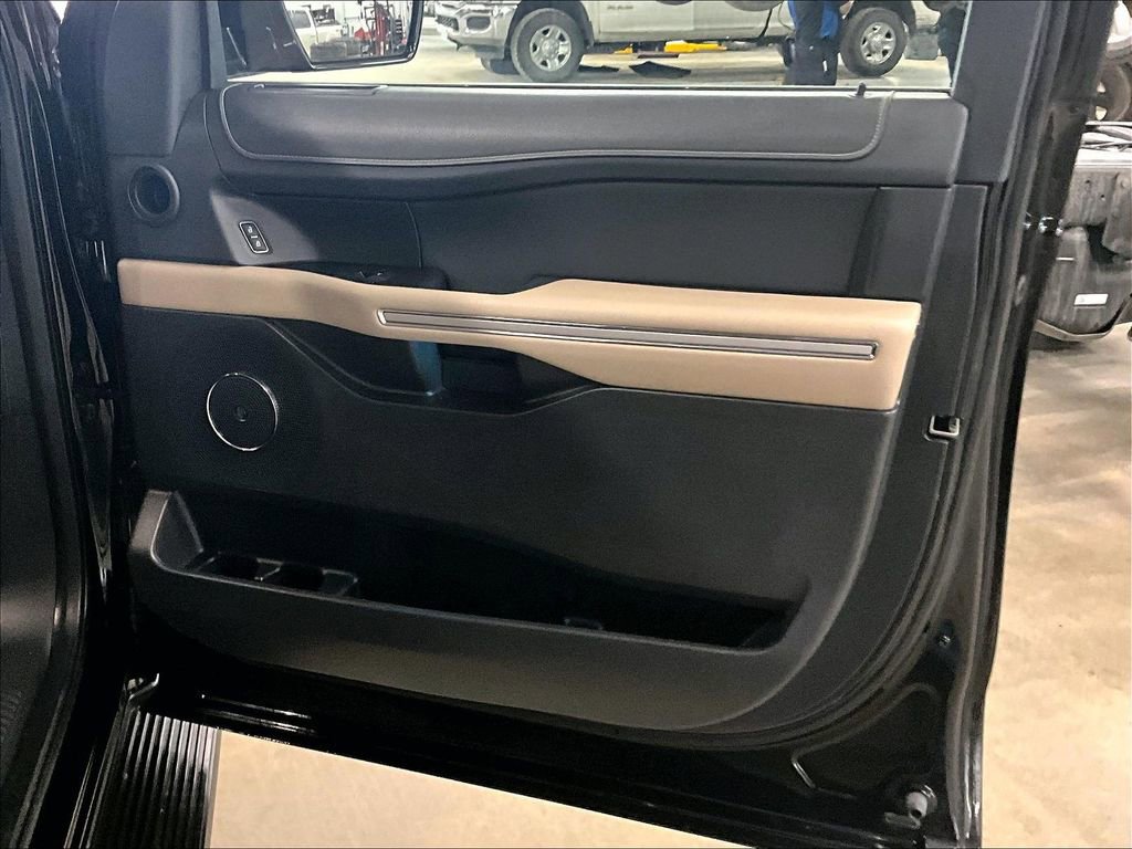 Used 2024 Ford Expedition Max Limited image 12