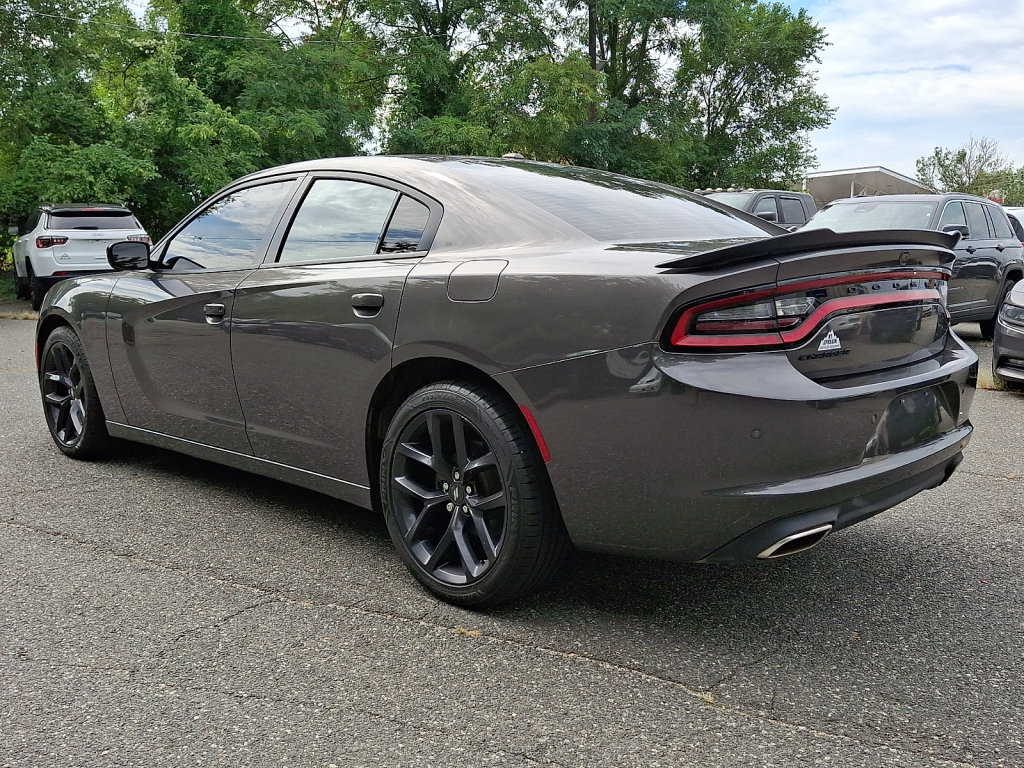 Used 2022 Dodge Charger SXT w/ Blacktop Package RWD image 3