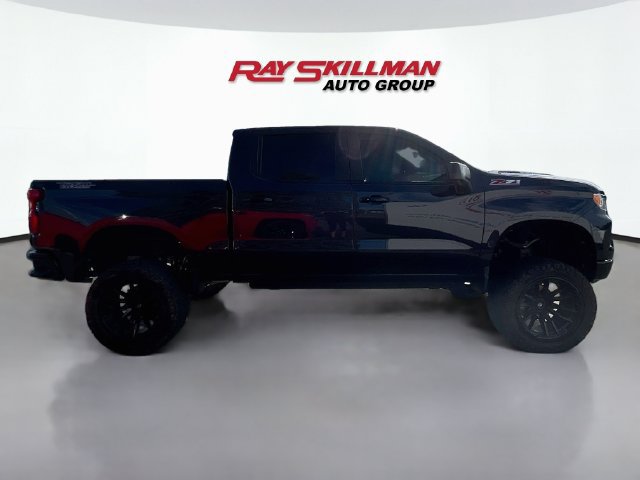 Used 2024 Chevrolet Silverado 1500 LT Trail Boss w/ Convenience Package II AWD/4WD image 8