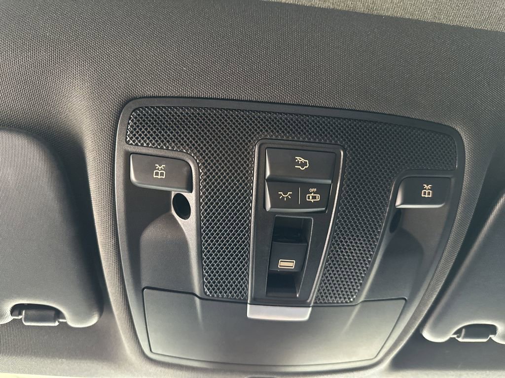 Used 2018 Mercedes-Benz CLA 250 image 24