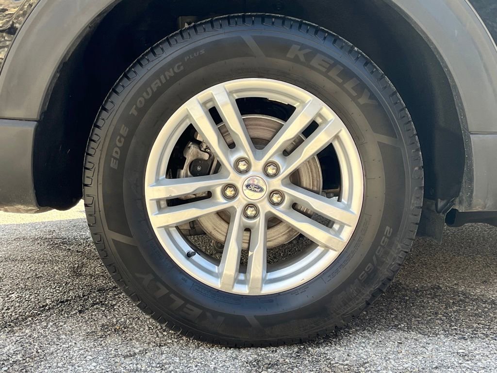 Used 2022 Ford Explorer XLT w/ Equipment Group 202A image 24