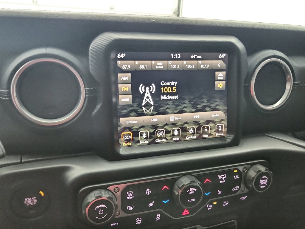 Used 2018 Jeep Wrangler Unlimited Sahara AWD/4WD image 26