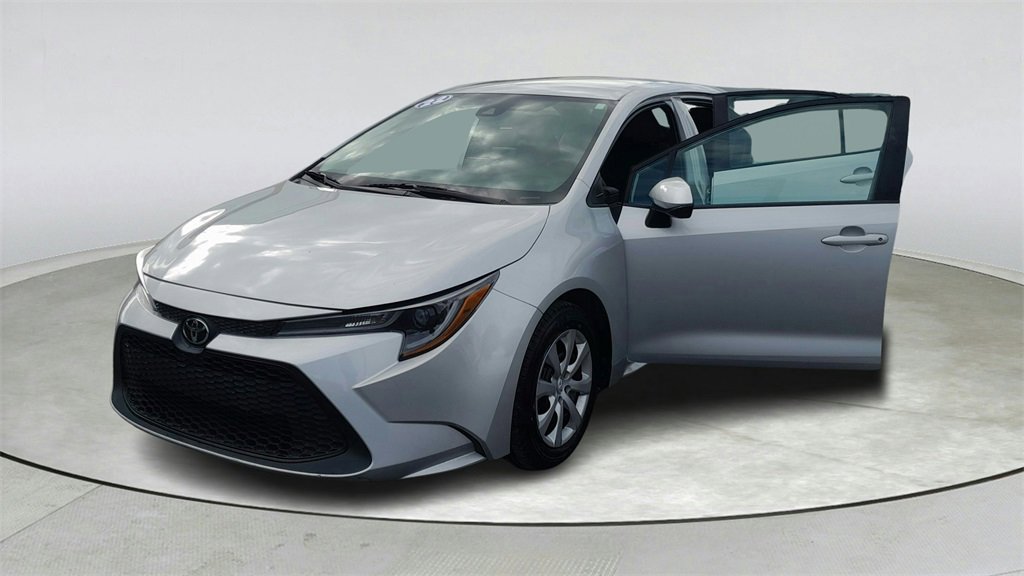 Used 2022 Toyota Corolla LE image 10