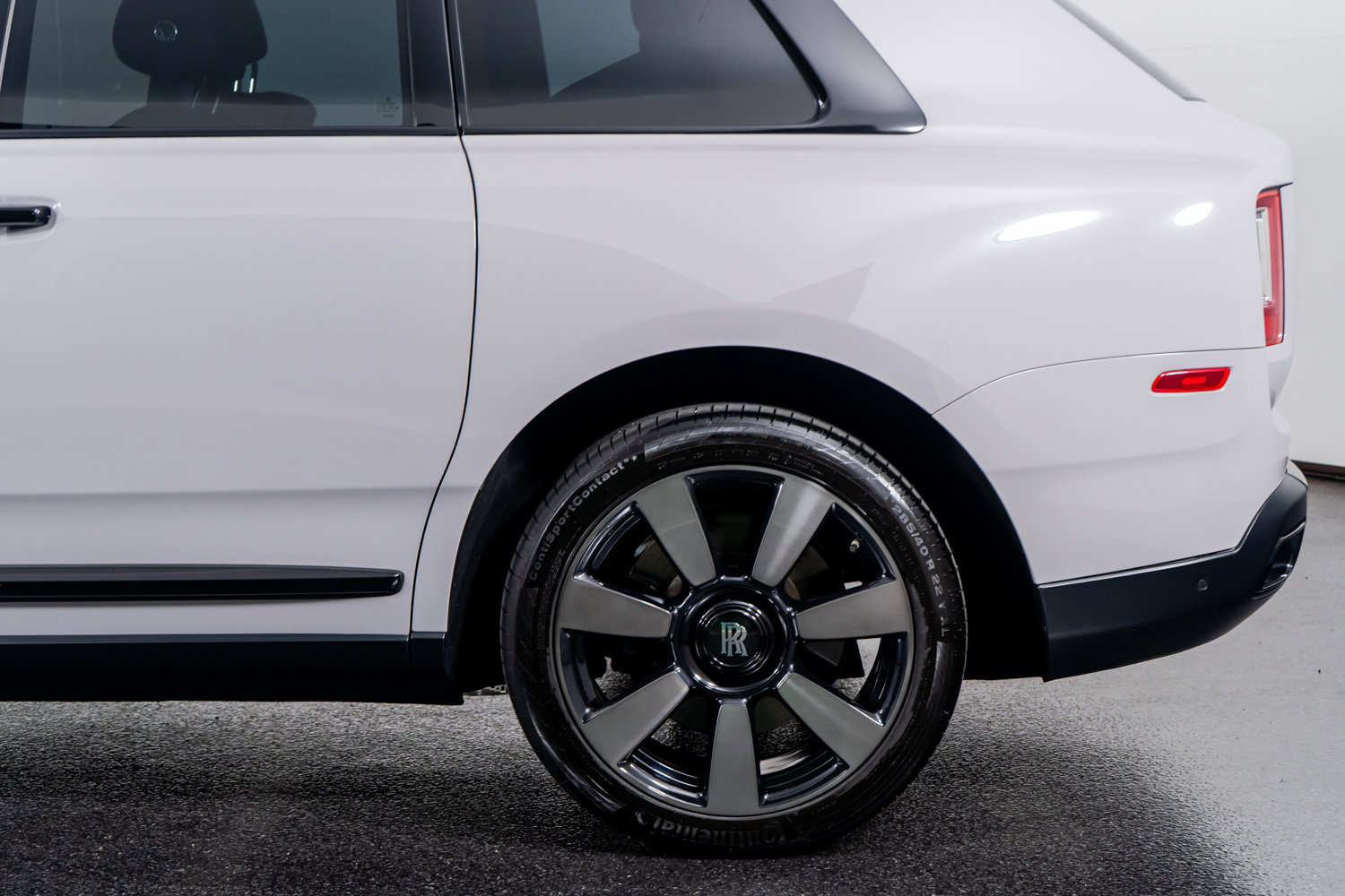 Used 2023 Rolls-Royce Cullinan image 16