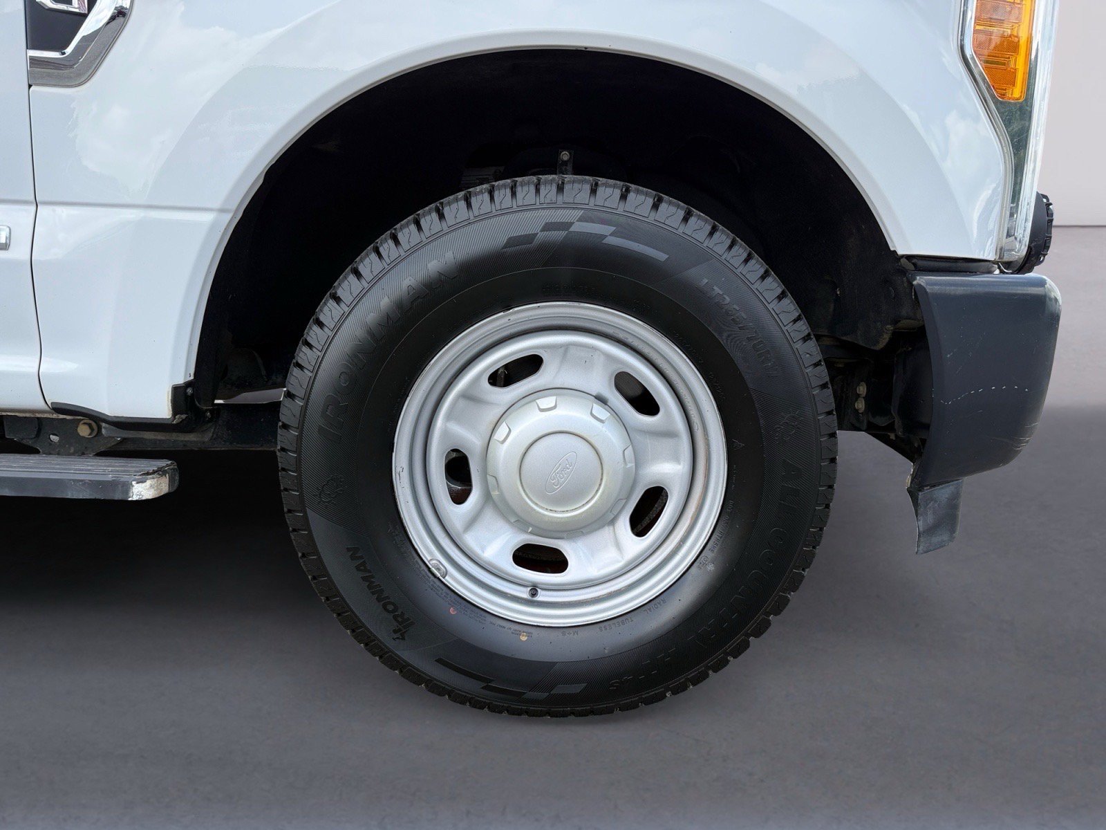 Used 2017 Ford F250 XL RWD image 9