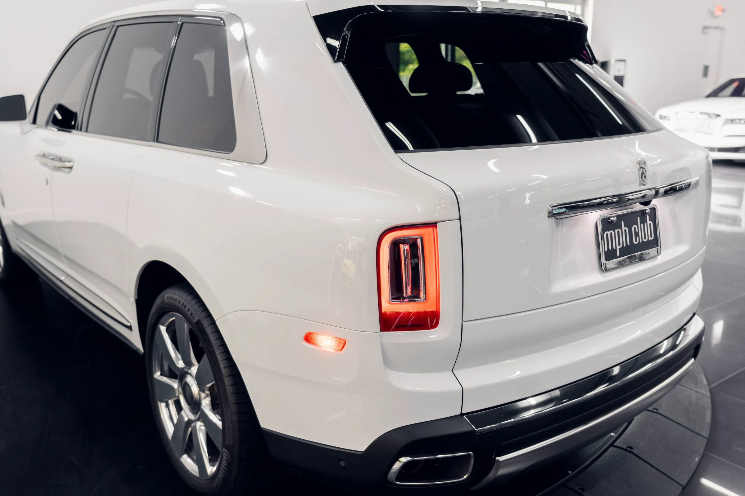 Used 2021 Rolls-Royce Cullinan AWD/4WD image 13