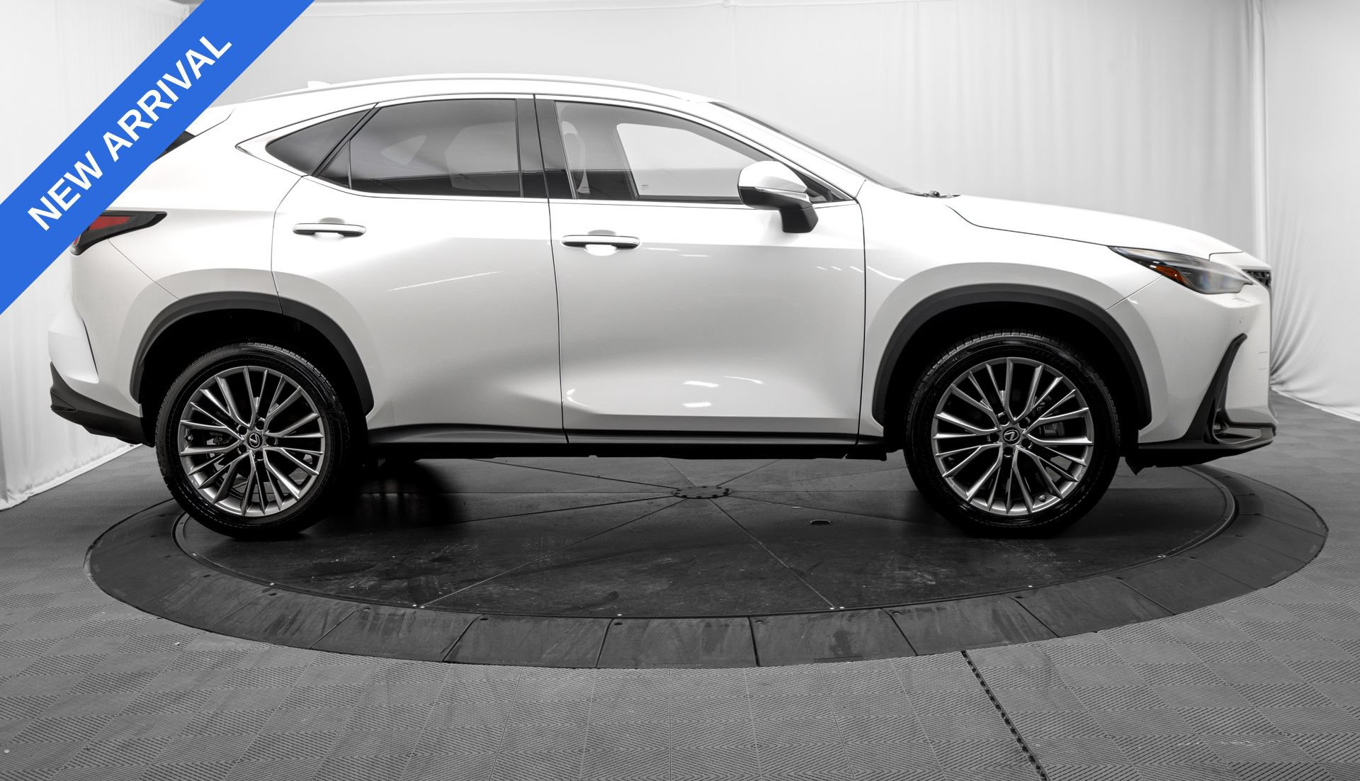 Used 2023 Lexus NX 350 AWD image 8