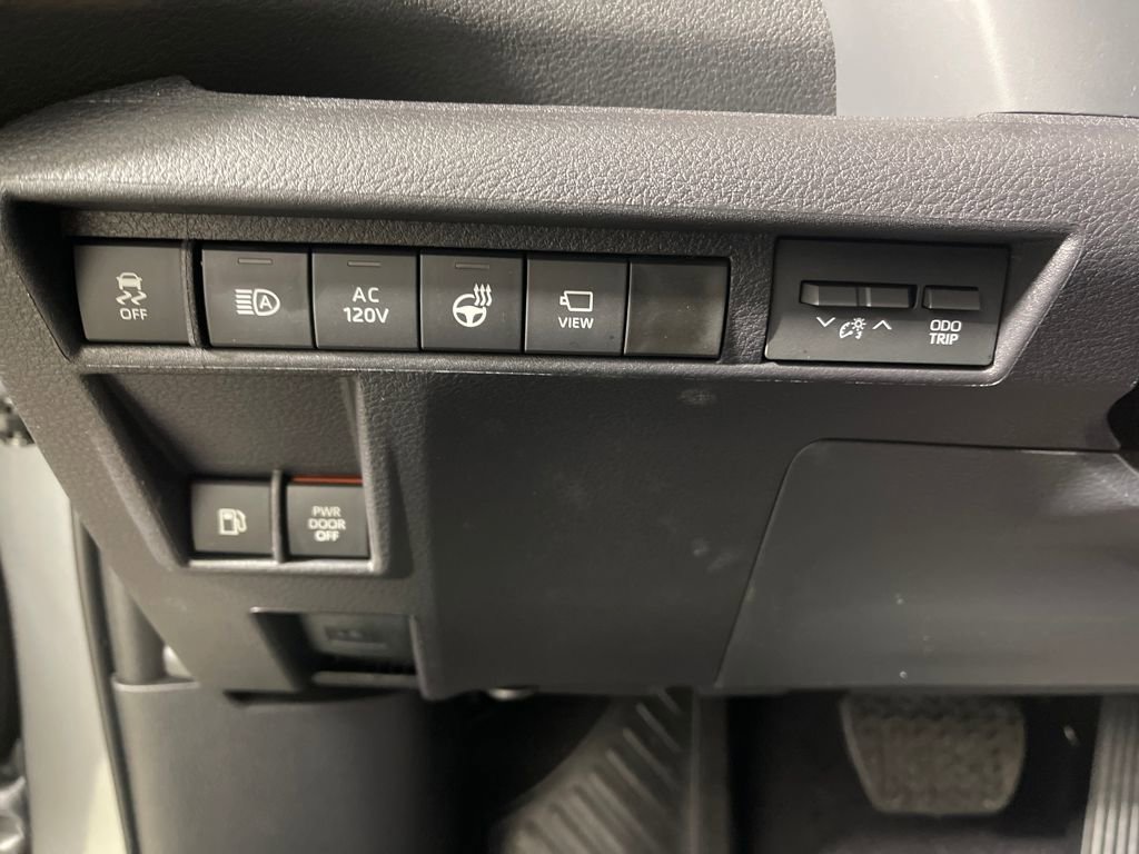 Used 2026 Toyota Sienna Platinum image 26