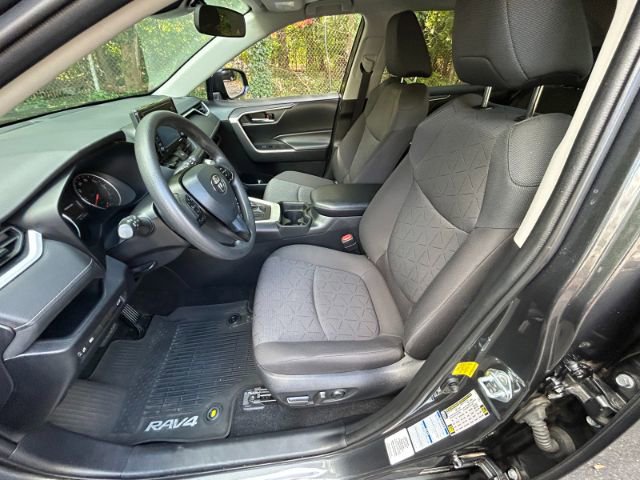 Used 2020 Toyota RAV4 XLE image 10