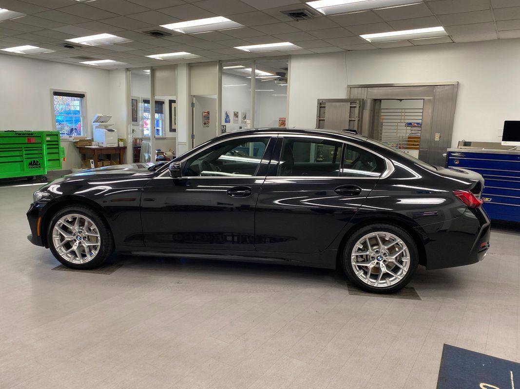 Used 2025 BMW 330i xDrive Sedan image 2