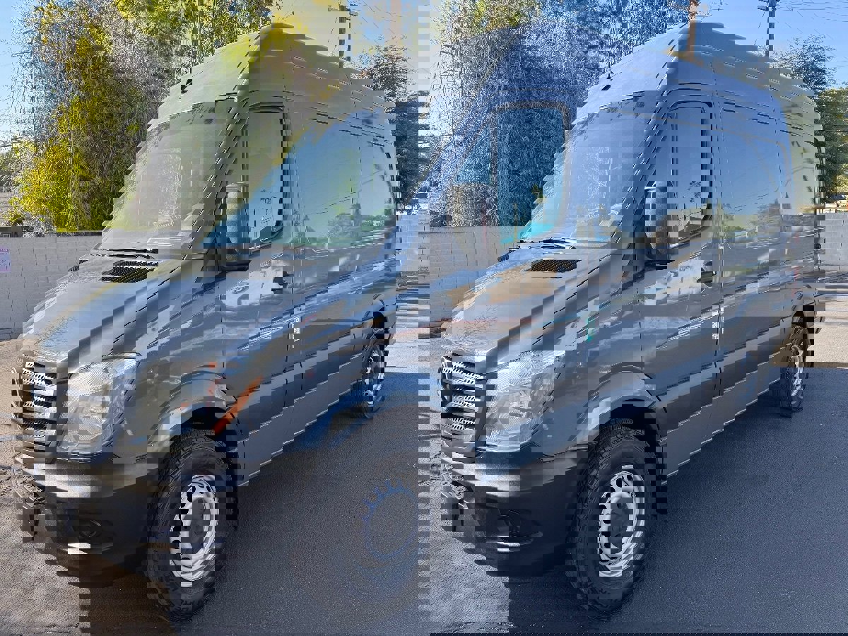 Used 2018 Mercedes-Benz Sprinter 2500 image 2