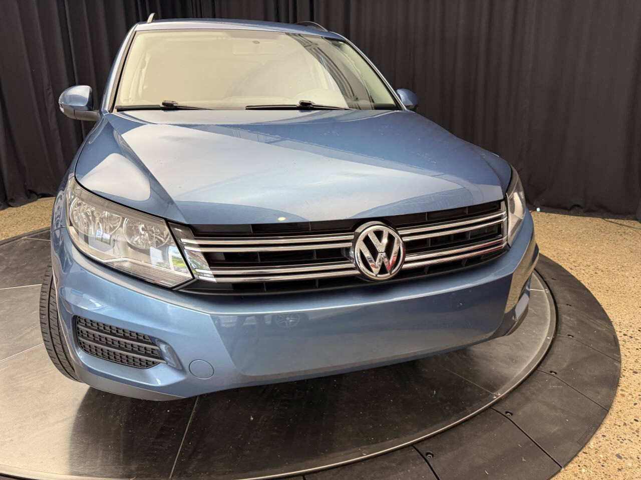 Used 2018 Volkswagen Tiguan Limited w/ Premium Package AWD/4WD image 14