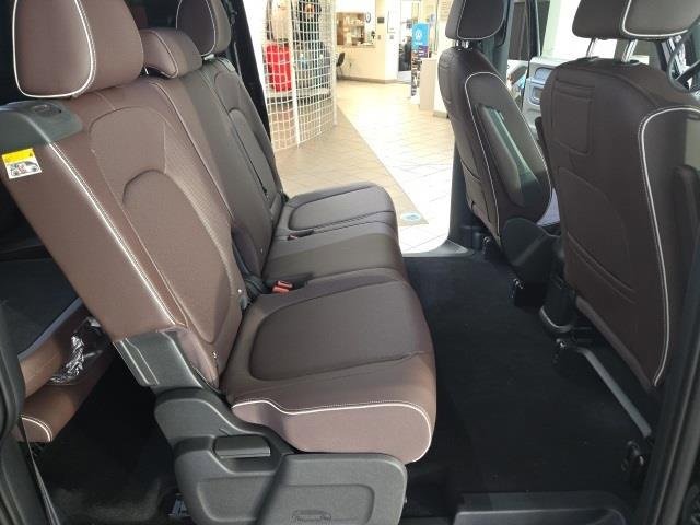 New 2025 Volkswagen ID. Buzz Pro S image 13