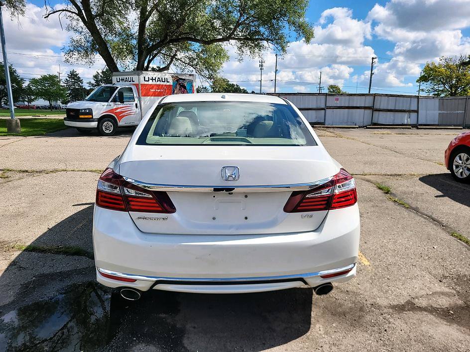 Used 2017 Honda Accord EX-L image 6