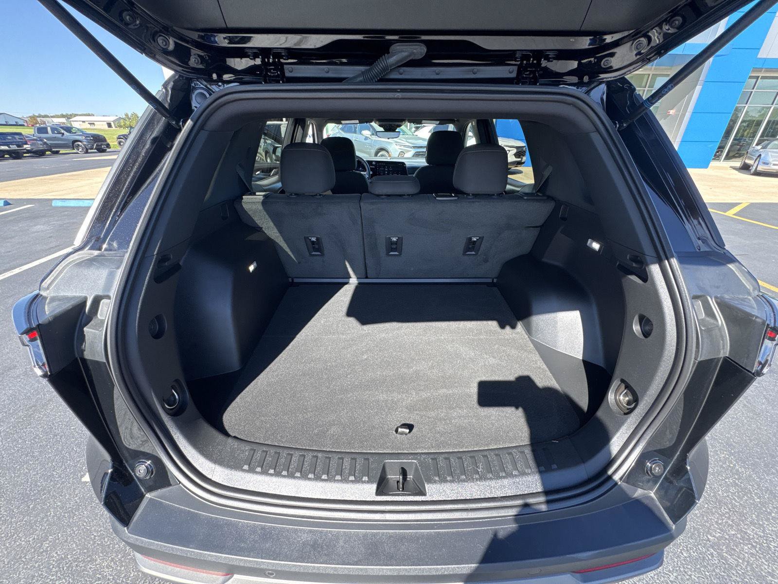 Used 2025 Chevrolet Equinox LT w/ Safety and Technology Package FWD image 13