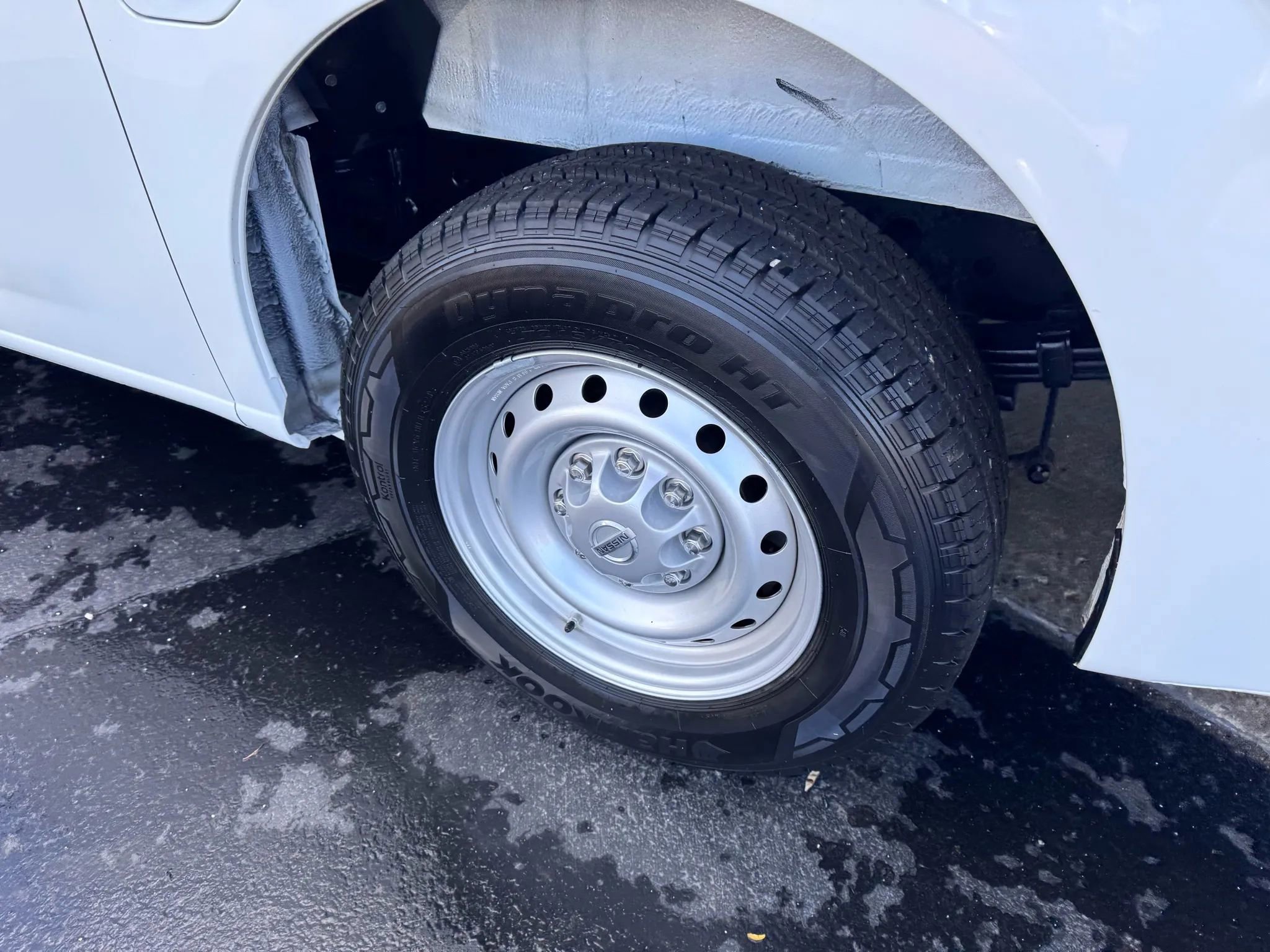 Used 2018 Nissan NV 3500 S image 30