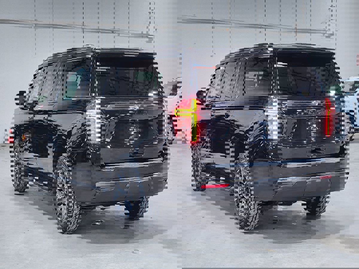 Used 2021 Chevrolet Suburban Z71 image 11