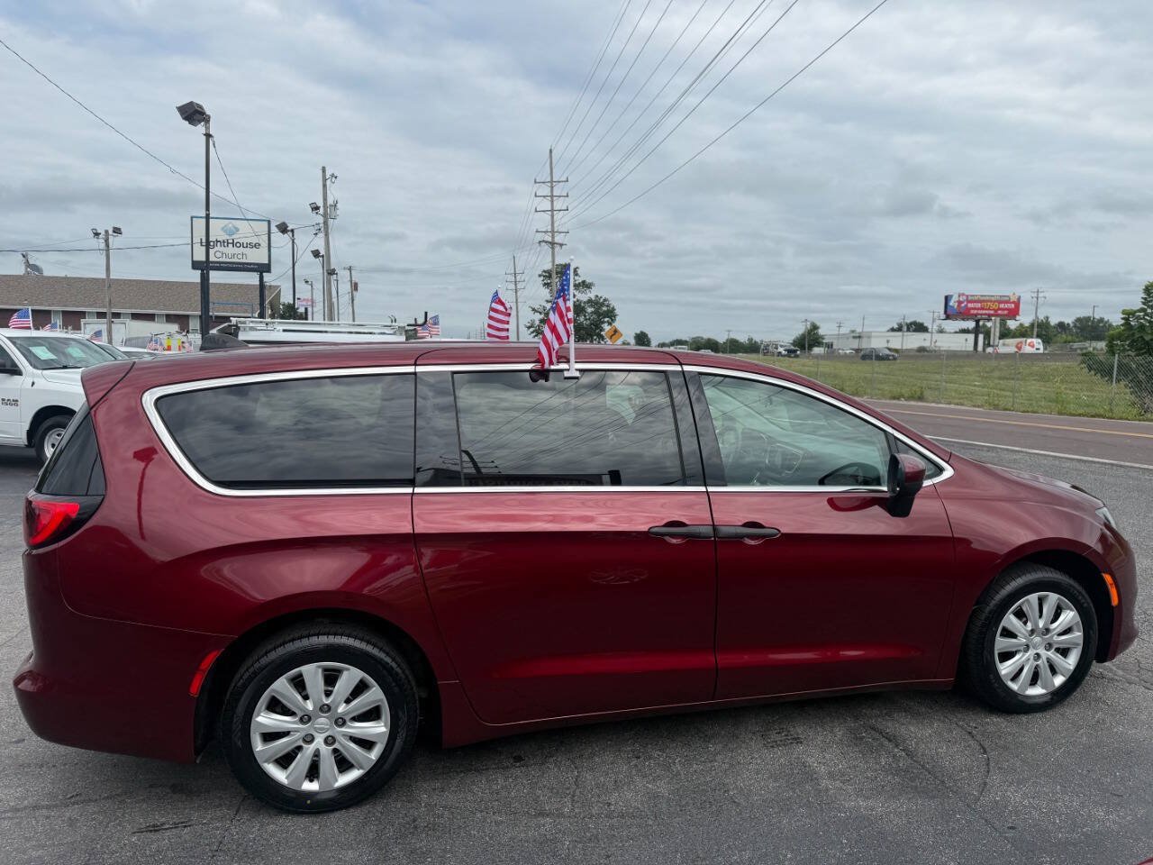 Used 2018 Chrysler Pacifica L FWD image 5