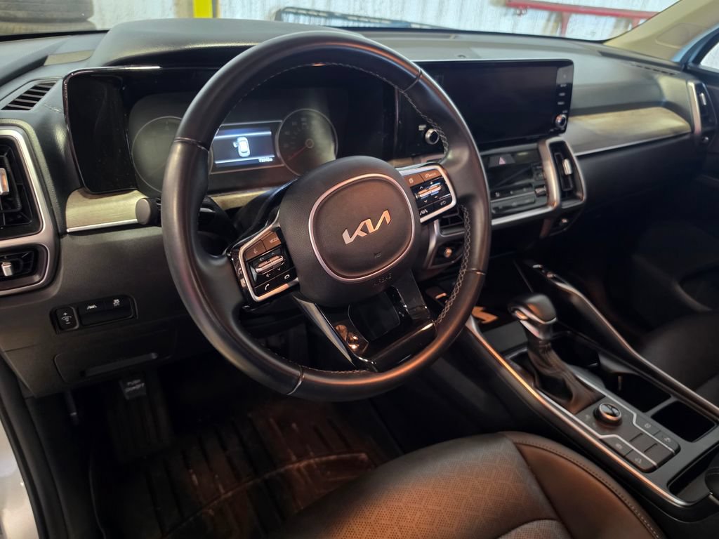 Used 2022 Kia Sorento S AWD/4WD image 4